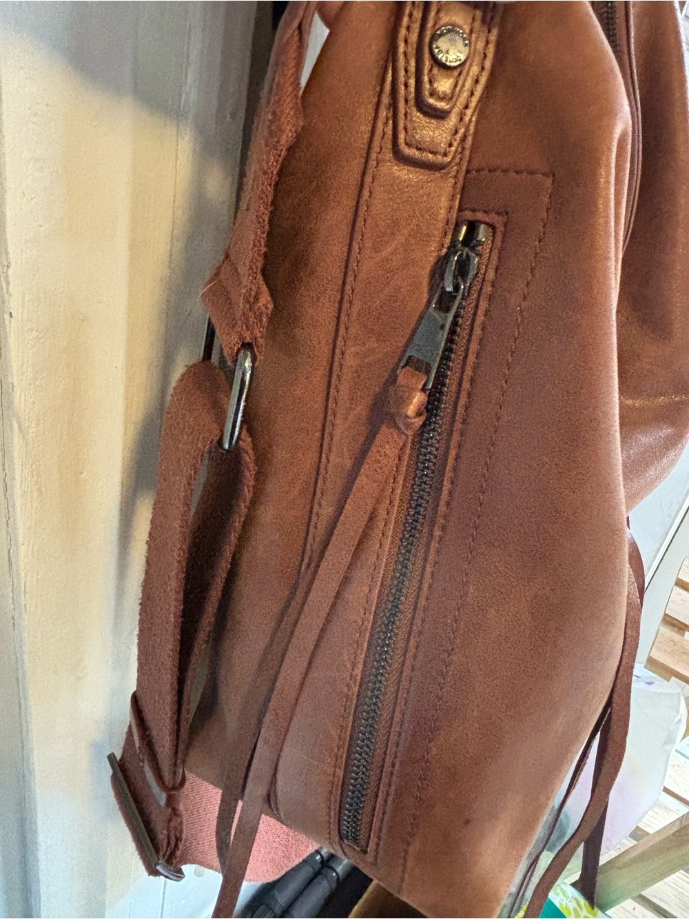 Botkier Brown Leather Zip-Top hobo bag with Crossbody Strap & Patterned Interior - Picture 4 of 9